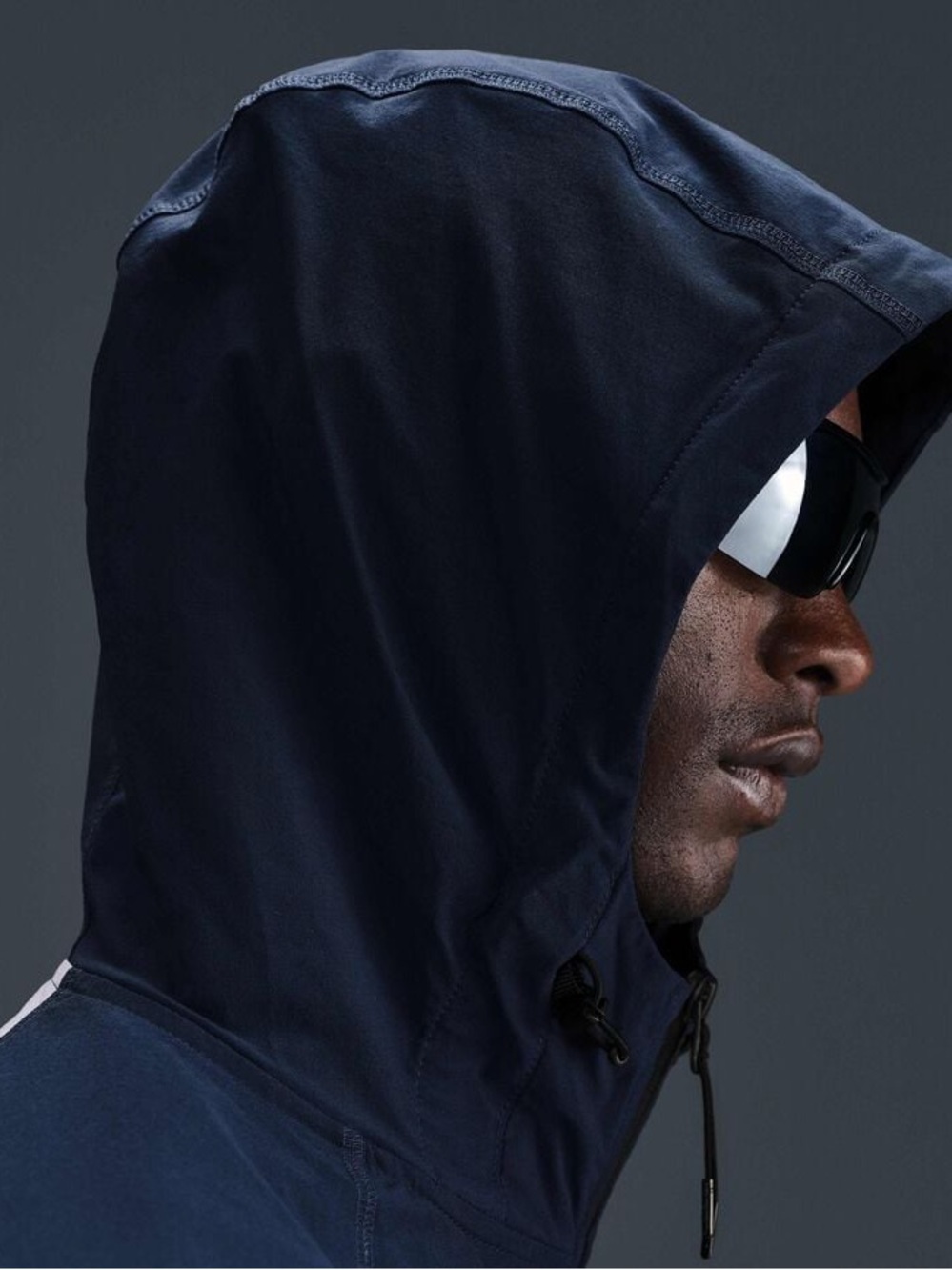 Nike Men's Dark Navy Hooded Windbreaker